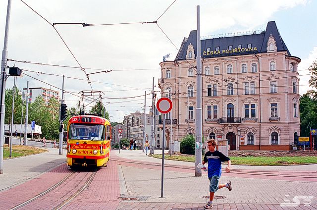 Kliknut�m okno zav�ete