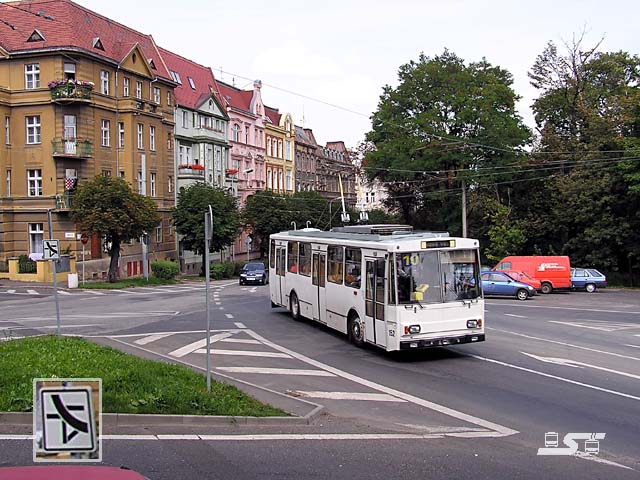 Kliknut�m okno zav�ete