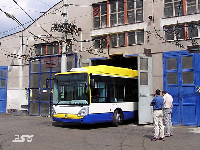 Kliknut�m okno zav�ete