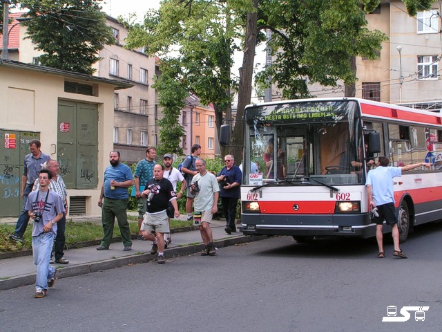 Kliknut�m okno zav�ete